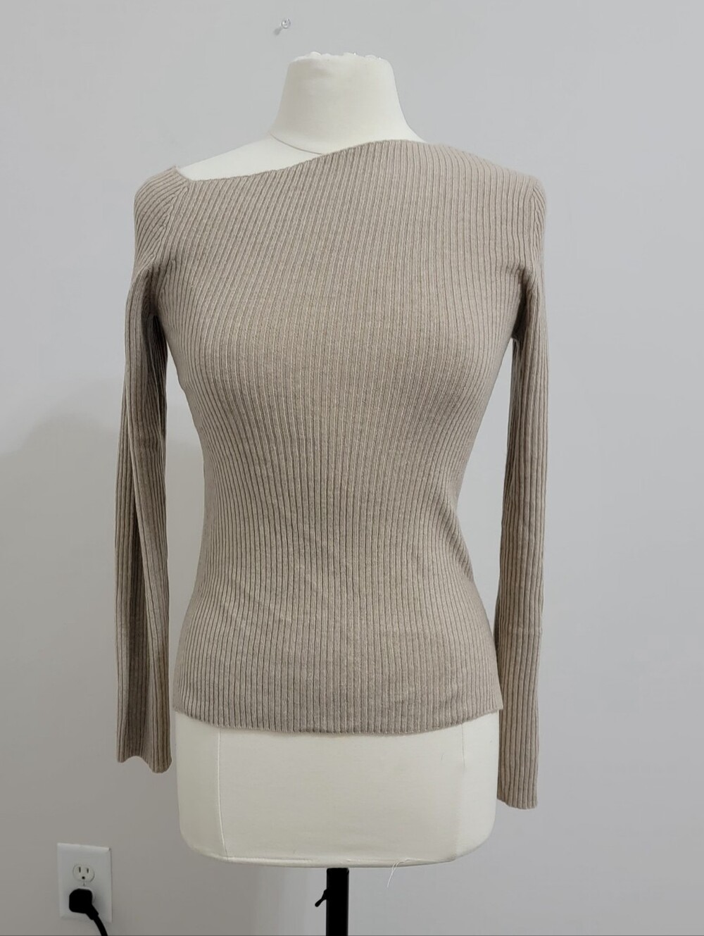 State 100% Cashmere Sweater Womens S Pullover Cut Out One Shoulder Brown Tan NWT